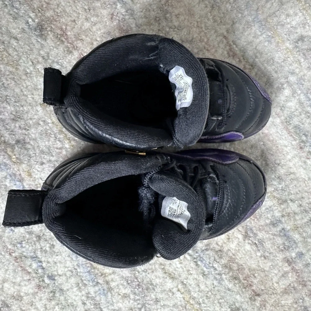 Nike Air Jordan 12 Retro Black/Field Purple Size 11C  Sneaker 151186-057 Toddler